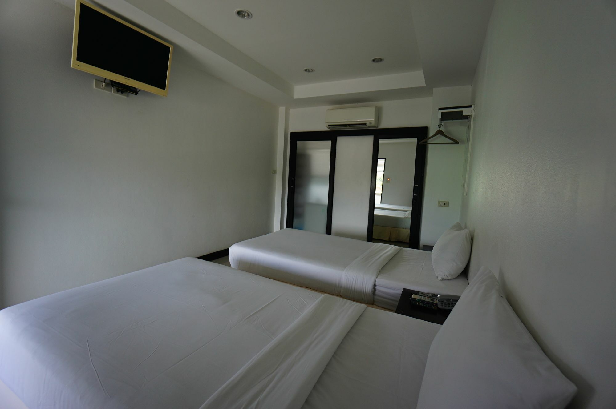 ดิ ออโต เพลซ Hotel Phuket ภายนอก รูปภาพ