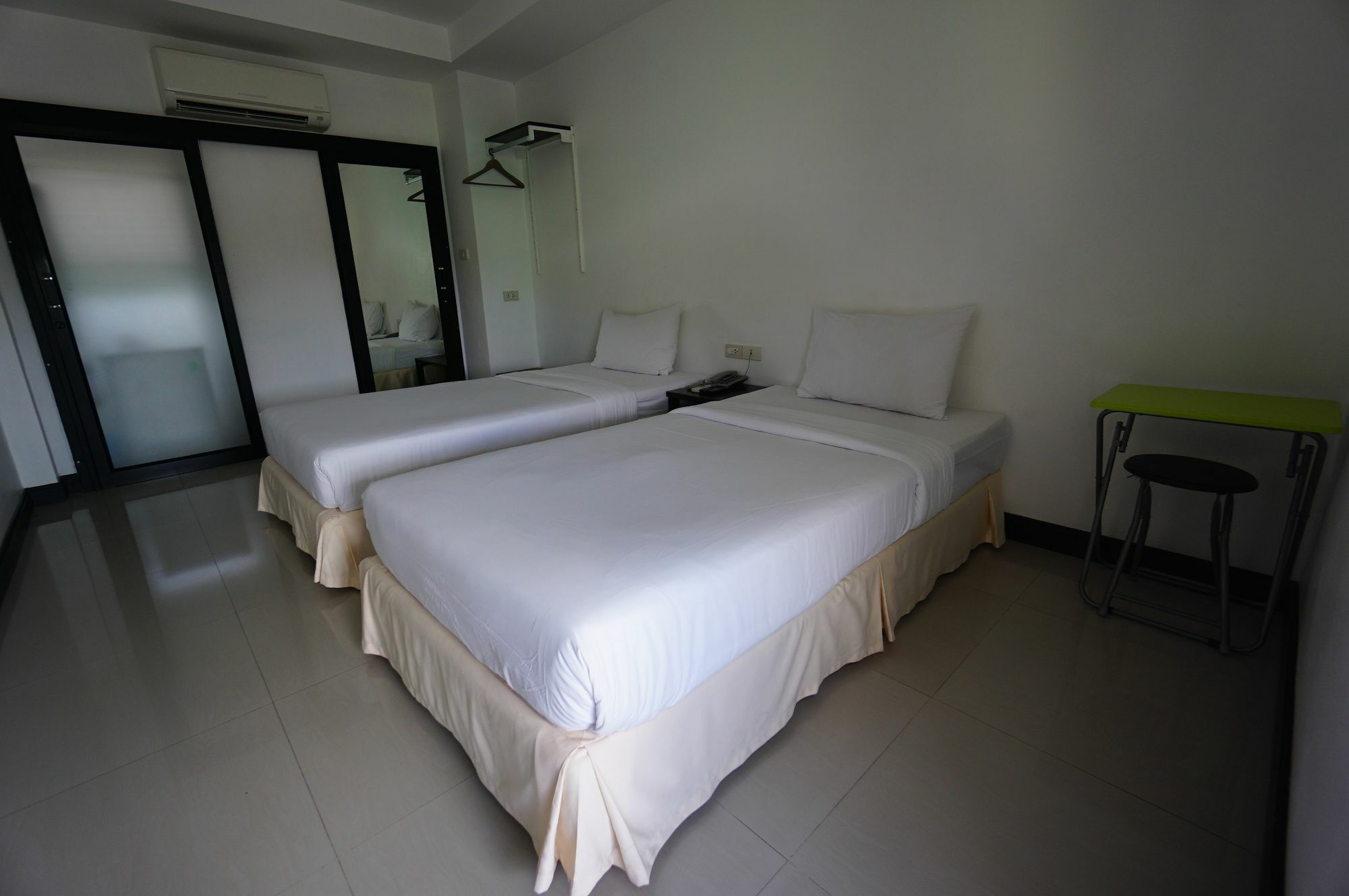 ดิ ออโต เพลซ Hotel Phuket ภายนอก รูปภาพ